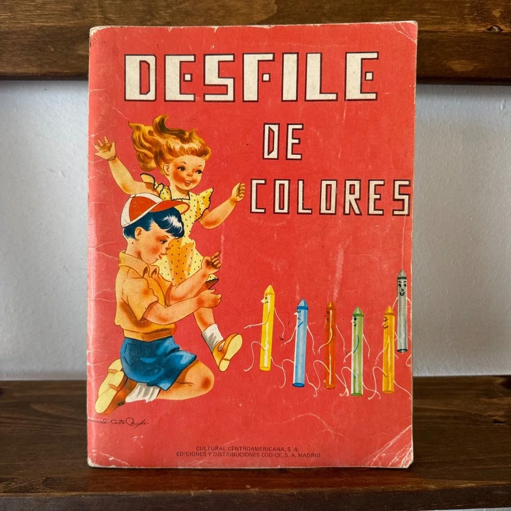 Vintage 1979 Desfile de Colores Spanish Coloring Book Spain Dolores De Zayas